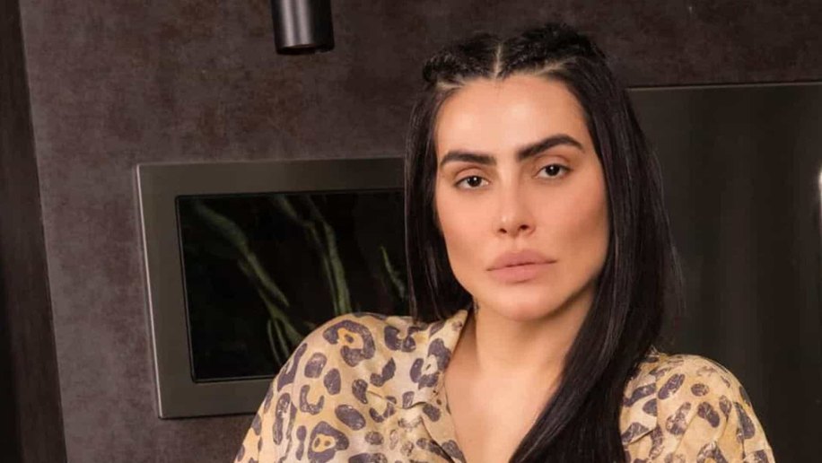 Cleo Pires assume namoro com modelo espanhol
