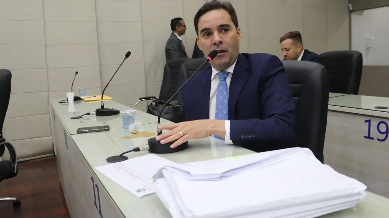 Vereador envia ofício ao MP Alagoas pedindo investigação das emendas liberadas por JHC para favorecer aliados