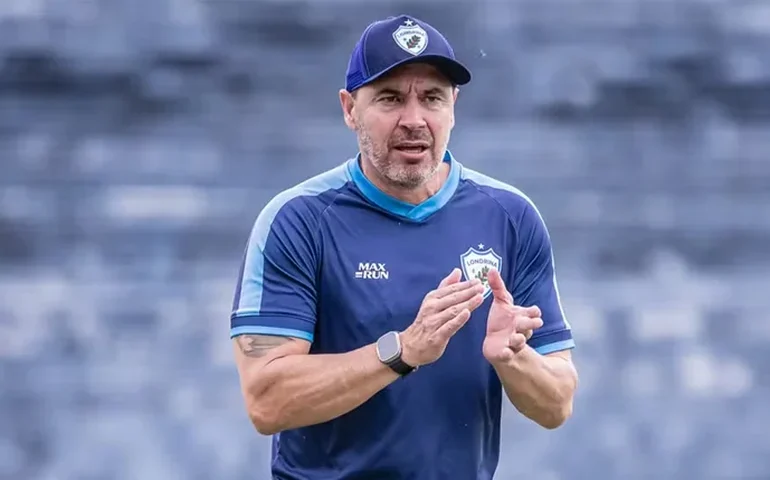 Finalista do Paranaense e classificado na Copa do Brasil, técnico Allan Aal alcança maior série invicta da carreira