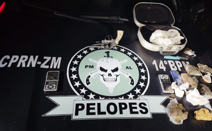 PM flagra mãe e filha com arma e um quilo de drogas em Joaquim Gomes