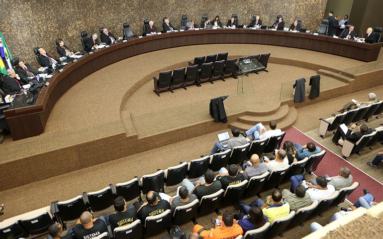 TJ decide que Estado deve regularizar agentes penitenciários que usam armas
