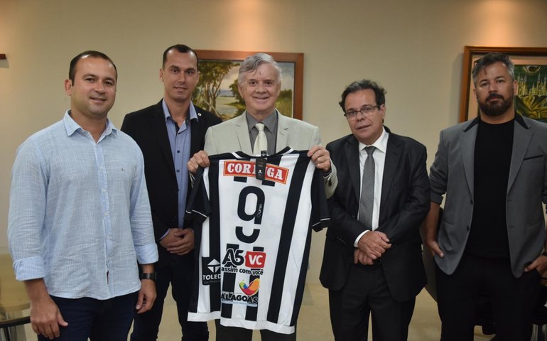 Dirigentes do ASA são recebidos pelo governador Klever Loureiro no palácio