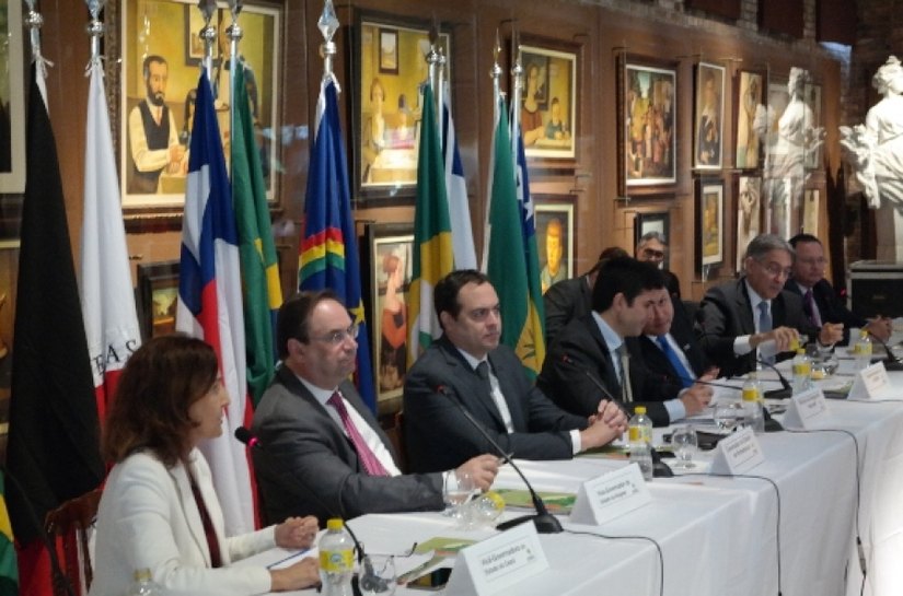 Vice-governador Luciano Barbosa participa de reunião do Condel