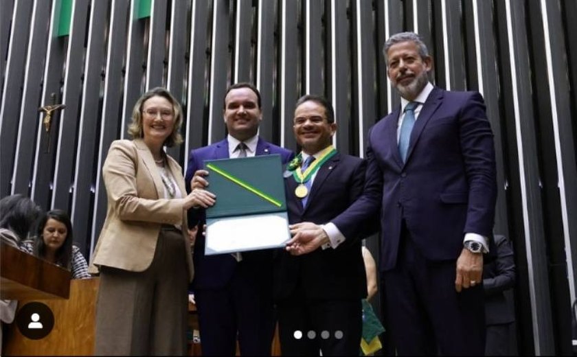 Marcelo Victor, presidente da Assembleia Legislativa de Alagoas, recebe Comenda do Mérito Legislativo na Câmara dos Deputados