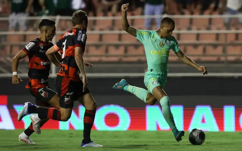 Palmeiras faz jogo desanimado e ganha do Ituano com gols de López e Rony no Paulistão