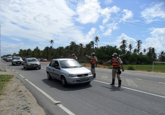 Operação na região Norte de Maceió apreende 14 veículos com irregularidades