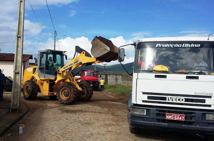 Prefeitura de União continua com mutirão de limpeza no Nova Esperança