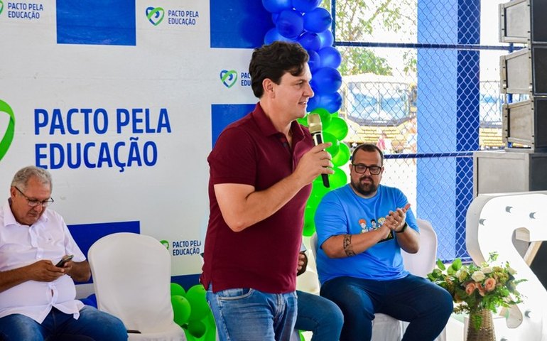 Educação Coruripe: Paulão campeão olímpico de vôlei abre capacitações do Programa Cultivar