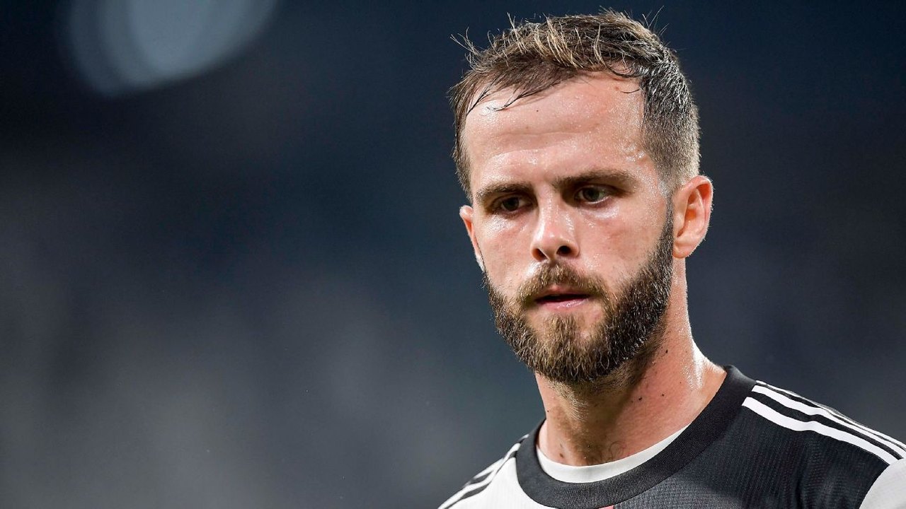 Reforço do Barcelona, Pjanic diz estar bem após teste positivo para covid-19