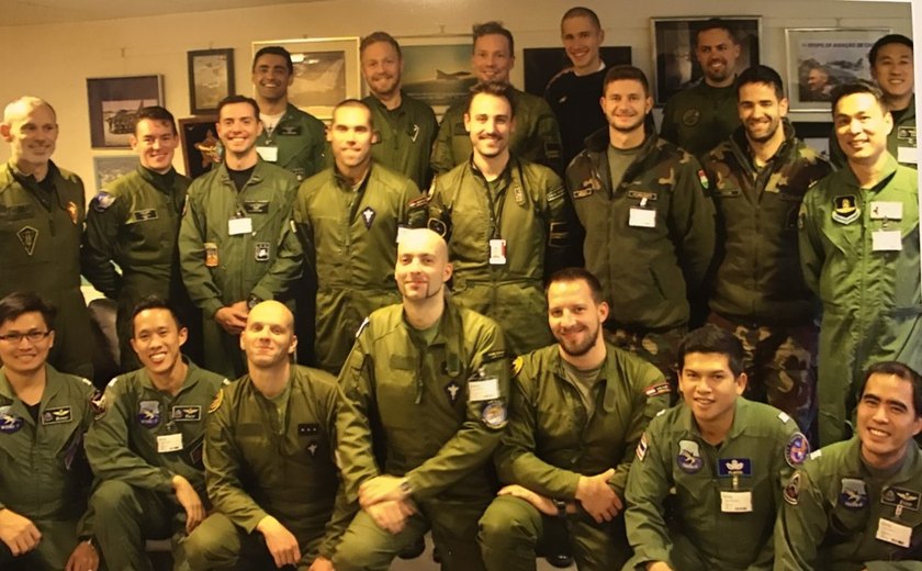 Pilotos do Brasil lideram combate aéreo pela 1ª vez com Gripen, novo caça do país