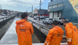 Chuvas causam alagamentos e transbordamento de canal em Aracaju / Foto: Foto: Defesa Civil/Aracaju