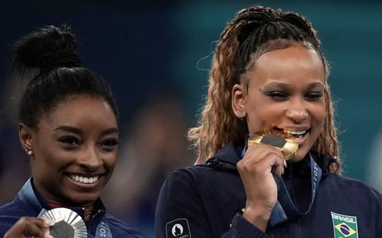 Rivais e amantes? Rebeca Andrade e Simone Biles vivem romance em fanfic erótica criada por brasileira; leia trechos