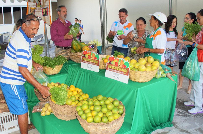 Feira da Agricultura Familiar acontece em frente à TV Gazeta
