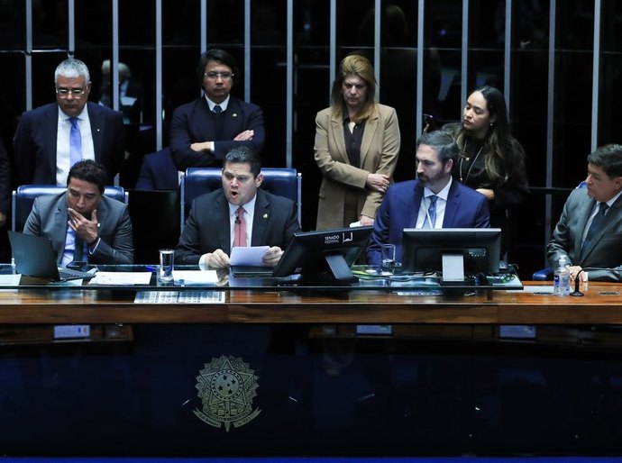 Senado aprova aumento do número de deputados federais para 531