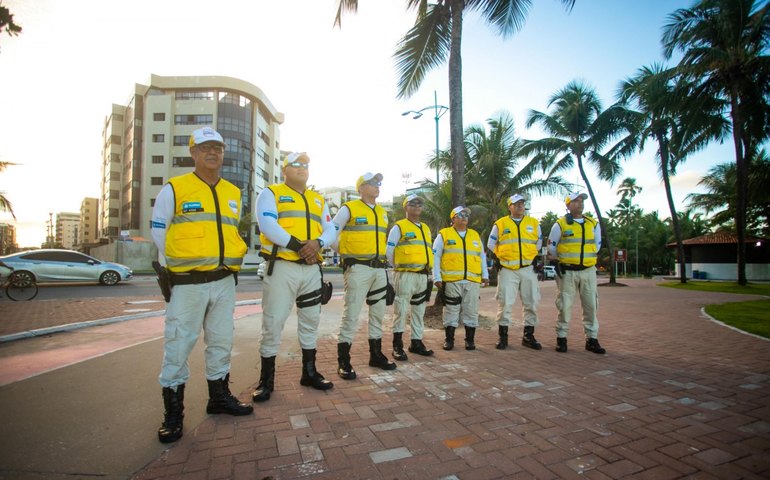 Ronda no Bairro reforça policiamento nas prévias carnavalescas em Maceió