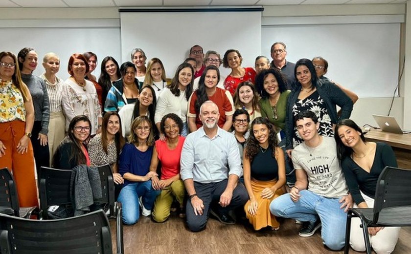Curso capacita cuidadores para o desafio do Alzheimer