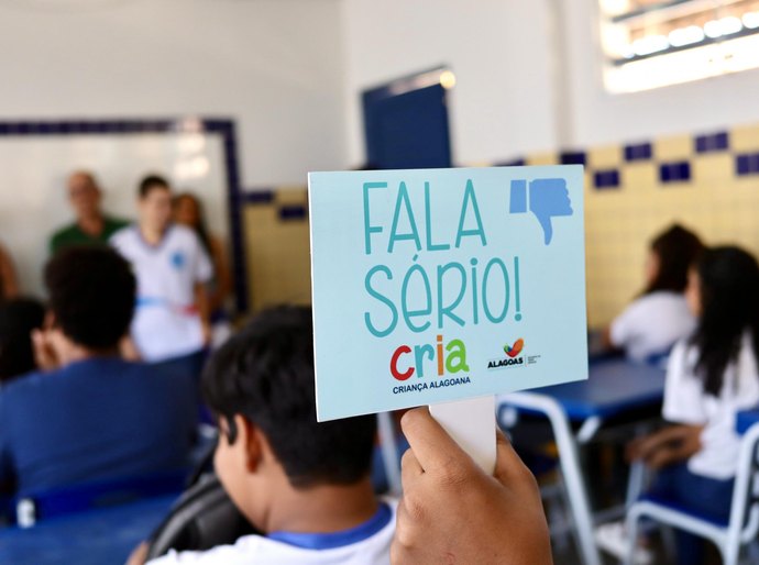 Cria promove roda de conversa sobre saúde reprodutiva com adolescentes da rede pública