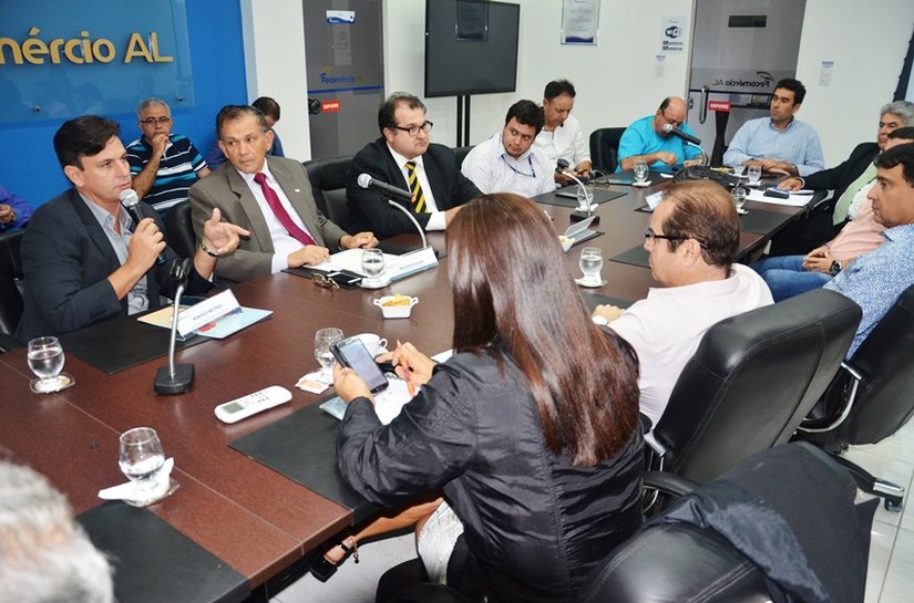 AMA, Estado e comércio discutem regularização das Feiras Itinerantes