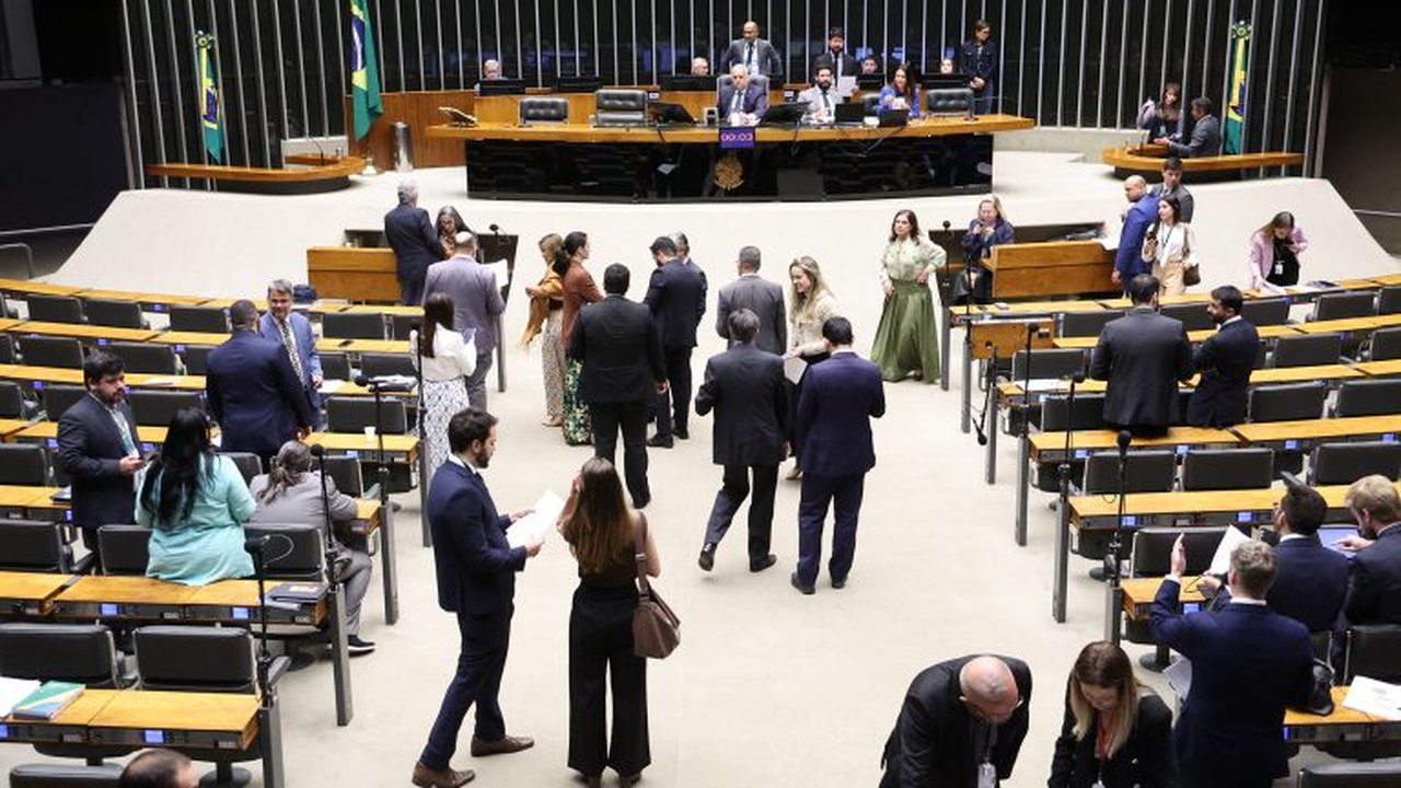 Câmara aprova projeto que proíbe cobrança de tarifa mínima de consumo sobre água e esgoto