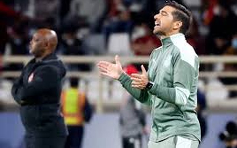 Abel Ferreira chama grosseria com repórter de 'mal-entendido' e se retrata em rede social