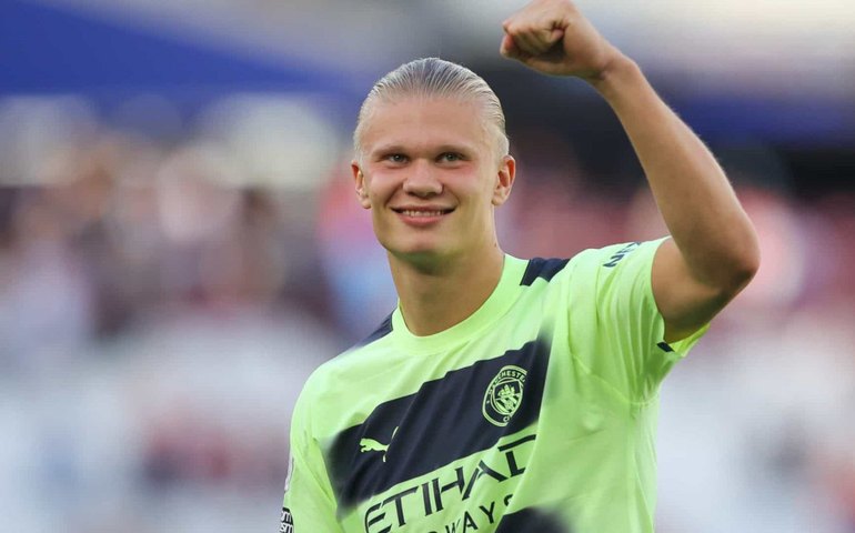 Haaland estreia com dois gols e garante vitória do Manchester City no Inglês