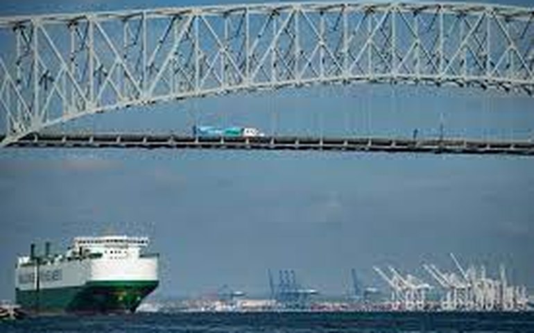 'Dali desgovernado': ponte destruída nos EUA afeta 155 mil empregos, mais de 50 empresas e gera 'crise' de R$ 400 bilhões