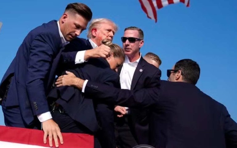 Testemunhas relatam como foi atentado contra Donald Trump em comício: 'Avisei a polícia que o atirador estava no telhado'