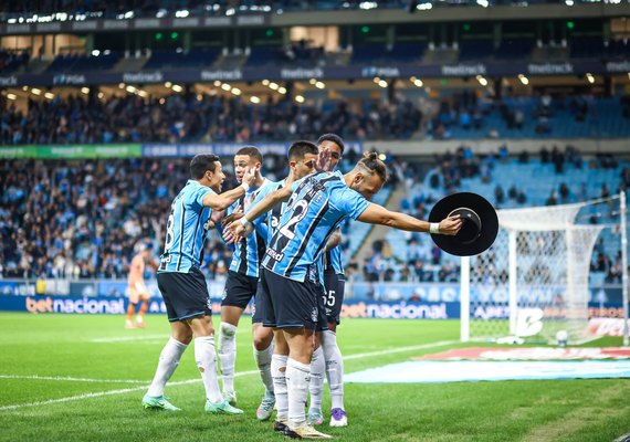 Grêmio vence o Fortaleza com 2 gols de Braithwaite e reage no Brasileirão