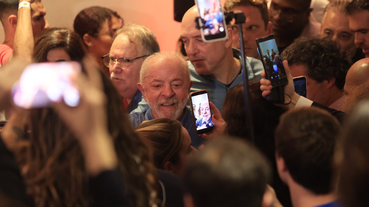 Lula agradece votos e critica intromissão externa