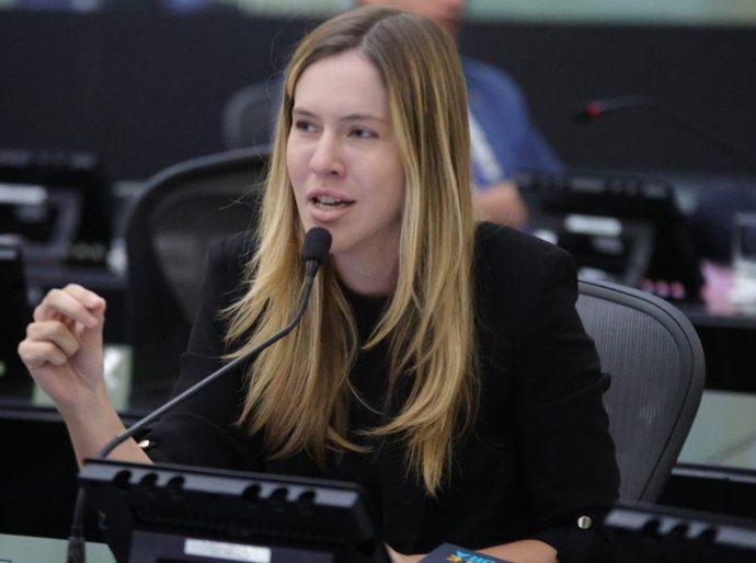 Cibele Moura anuncia fim dos fogos com estampido em Alagoas a partir de 2026