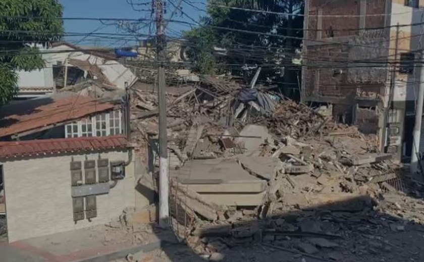 Prédio de três andares desaba no Espírito Santo e deixa um morto e dois feridos