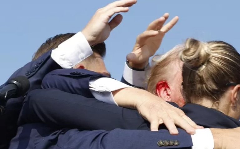 Trump se manifesta pela primeira vez após ataque em comício e diz que foi 'atingido por uma bala que perfurou sua orelha direita'
