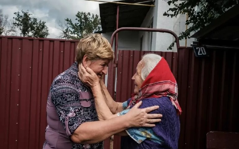 Apesar da guerra, algumas famílias ucranianas se reúnem para o ano novo