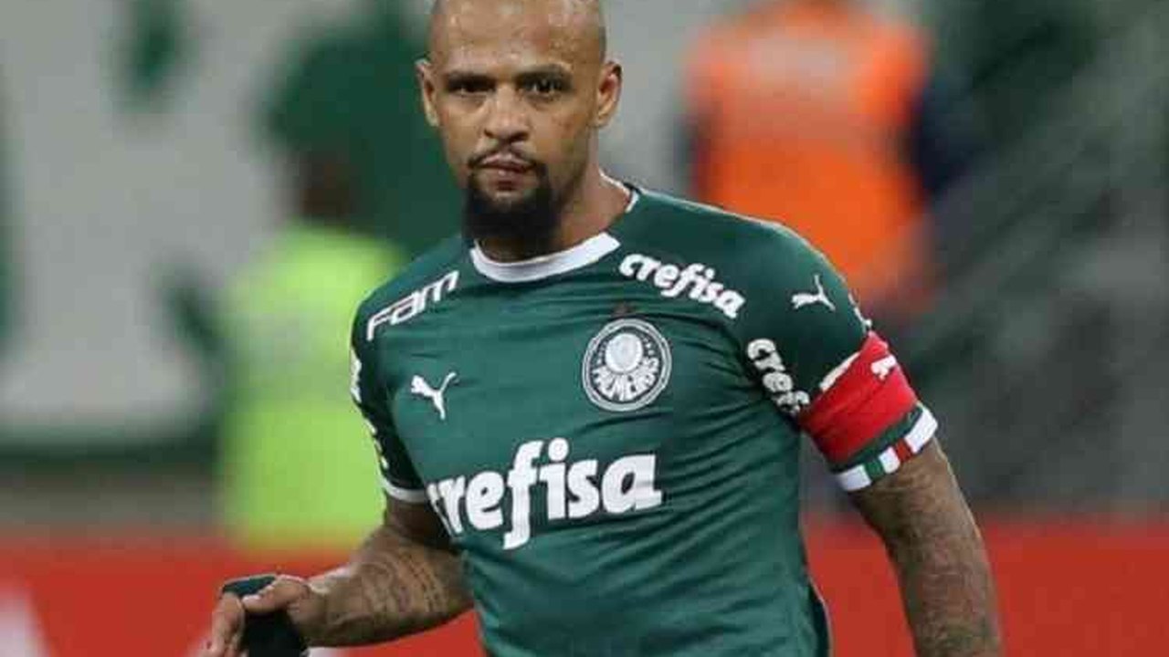 Felipe Melo diz sentir saudades das ‘tretas’ e passes de ‘três dedos’ no futebol
