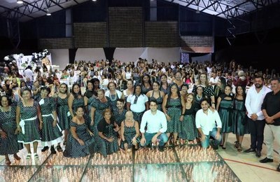 Assistência Social de Santana do Mundaú celebra dia das mães com grande baile