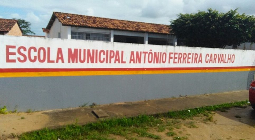 escola assaltada