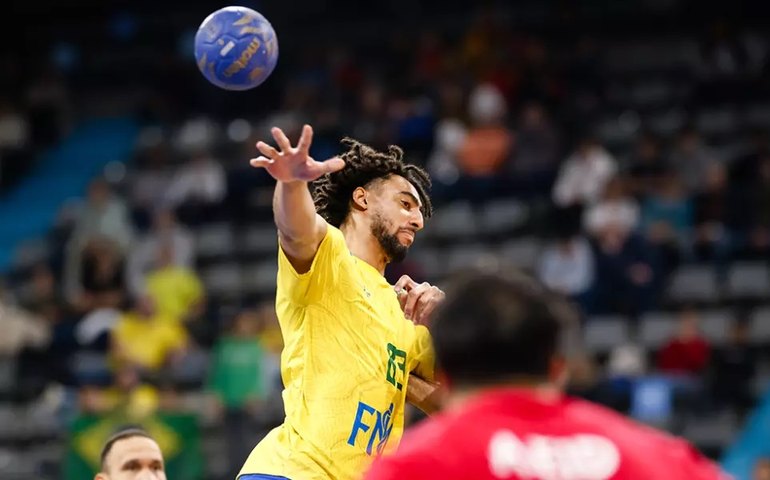 Handebol do Brasil faz jogo duro com Espanha por Paris-2024, mas perde jogo e vaga no fim
