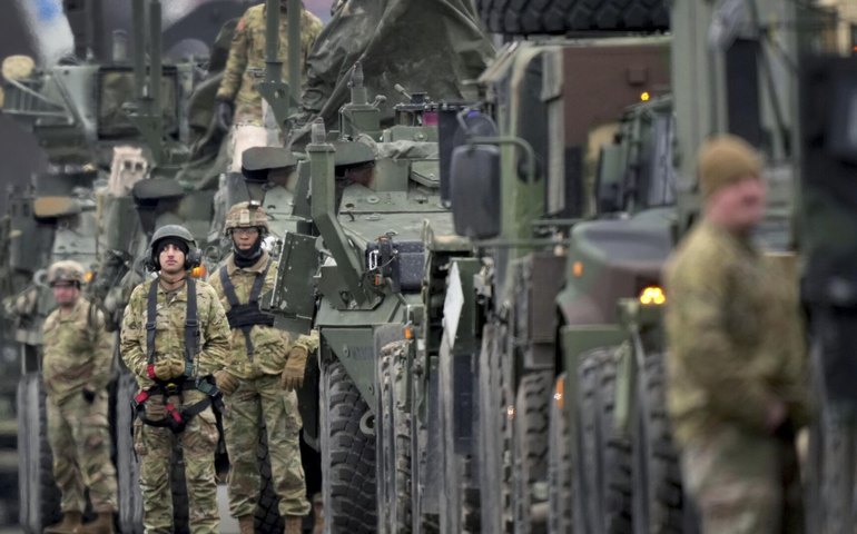 Comissão Europeia propõe 'Schengen militar' para agilizar transporte de tropas no continente