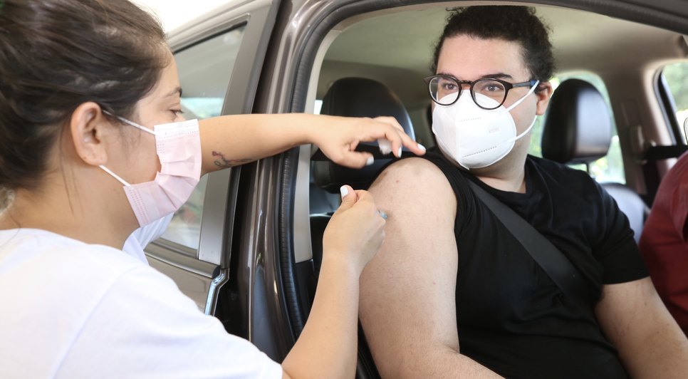 Adolescentes sem comorbidades continuam a receber vacina contra covid-19 em Sergipe. / Foto: Foto: Assessoria de comunicação da prefeitura de Aracaju