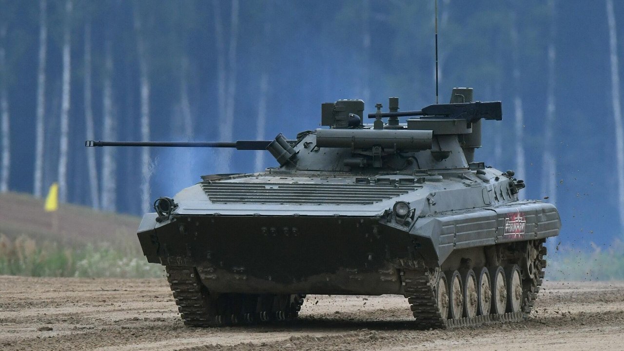 Exército russo recebe lote modernizado de BMP-3 e BMP-2 com tecnologia de proteção avançada, diz Rostec