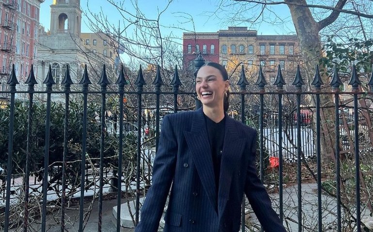 Isis Valverde revela medo de carro após acidente