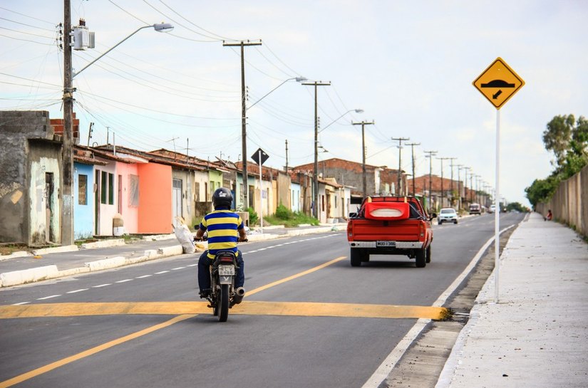 Sinalização: lombadas ajudam a reduzir acidentes