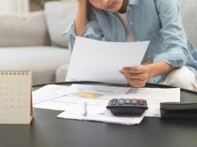 Você sente ansiedade financeira? Veja como sair do aperto à tranquilidade, organizando as economias