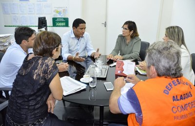 Júlio Cezar solicita perfuração de mais poços artesianos na zona rural de Palmeira