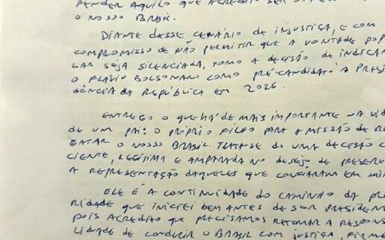 Bolsonaro oficializa Flávio como seu indicado à disputa presidencial de 2026