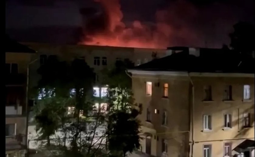 Aeroporto no noroeste da Rússia é atacado por drones; vídeo