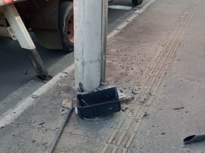 Vandalismo e furtos deixam trecho da Avenida Assis Chateaubriand sem iluminação pública
