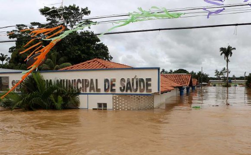 Cheia do Rio Acre continua aumentando e prejudica 87 mil pessoas