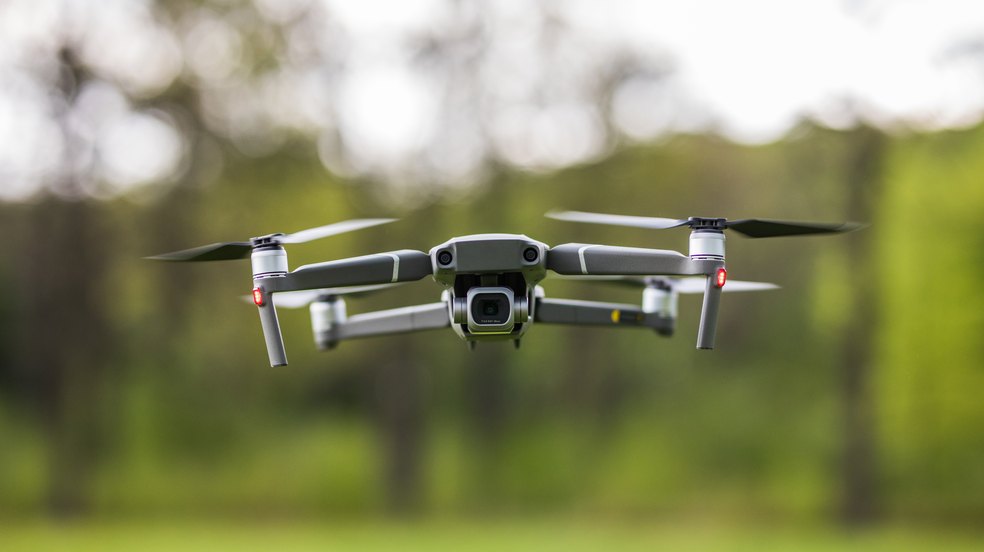 Drone invade apartamento de madrugada e causa alerta em condomínio do Rio de Janeiro