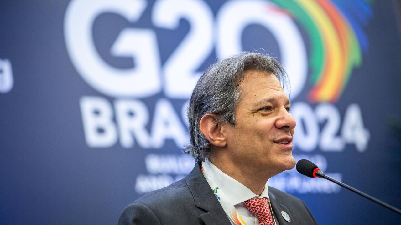 Haddad diz que presidente Lula pode negociar tarifas com Trump 'sem subserviência'